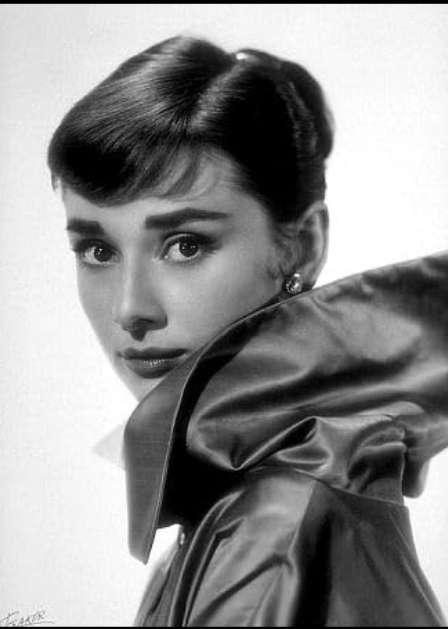 photo-Audrey Hepburn 1957