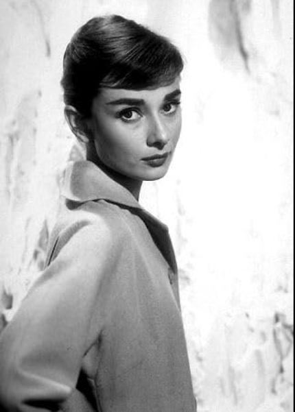 photo-Audrey Hepburn 1957