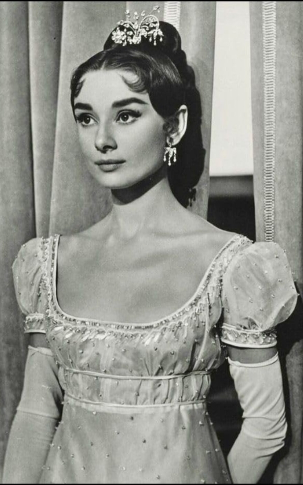 photo-Audrey Hepburn 1956