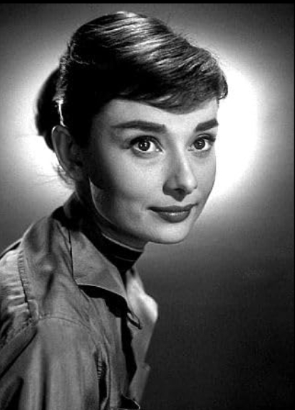 photo-Audrey Hepburn 1957