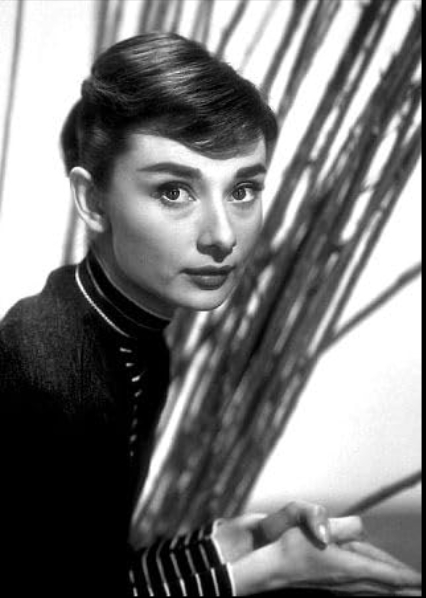 photo-Audrey Hepburn 1957