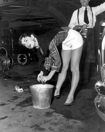 photo-Audrey Hepburn 1954