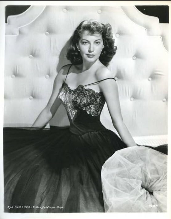 photo-Ava Gardner 1951