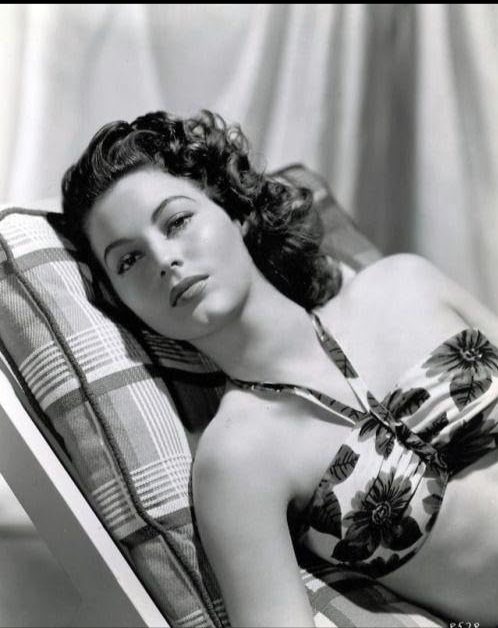 photo-Ava Gardner 1951