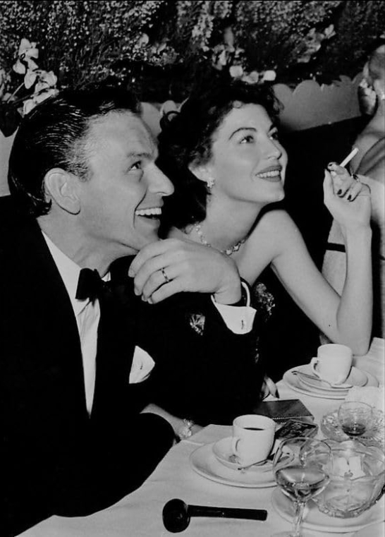 photo-Ava Gardner 1951