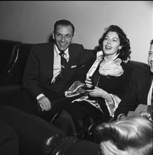 photo-Ava Gardner 1954