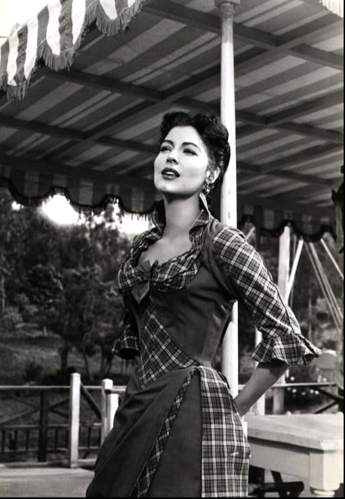 photo-Ava Gardner 1951