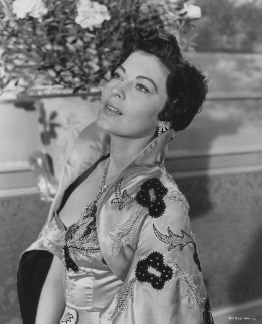photo-Ava Gardner 1954