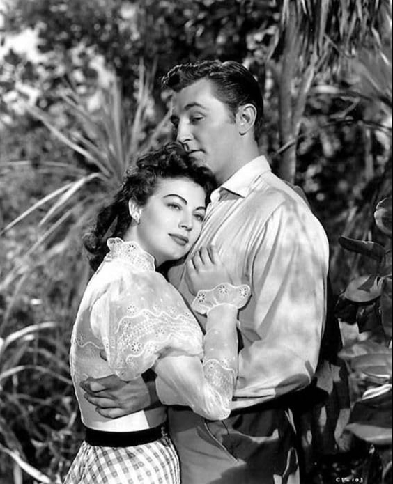 photo-Ava Gardner 1951