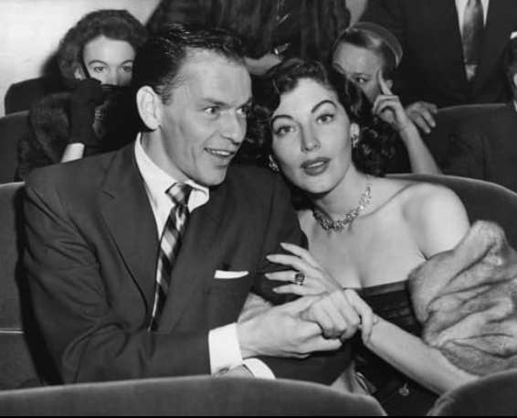 photo-Ava Gardner 1951