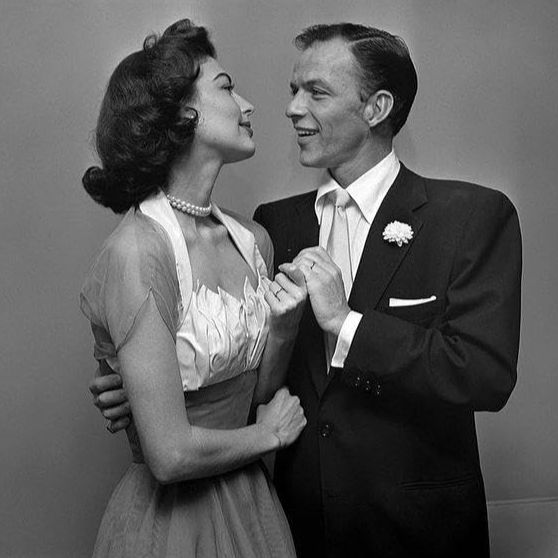 photo-Ava Gardner 1951