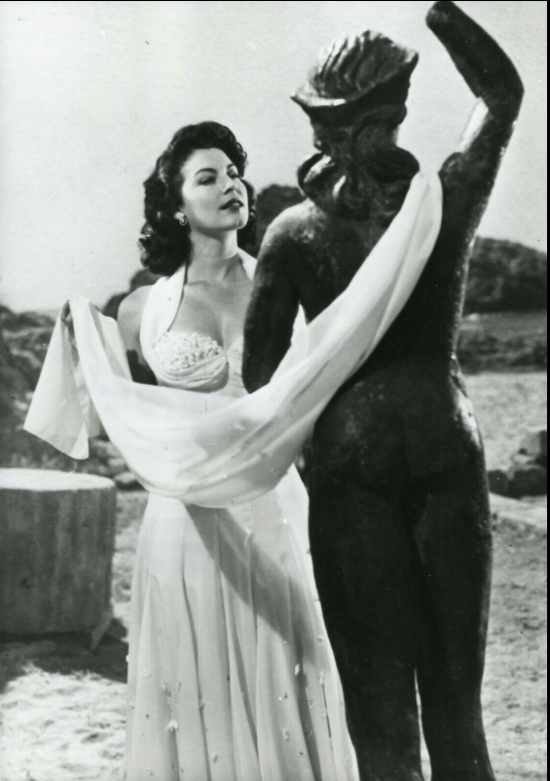 photo-Ava Gardner 1951