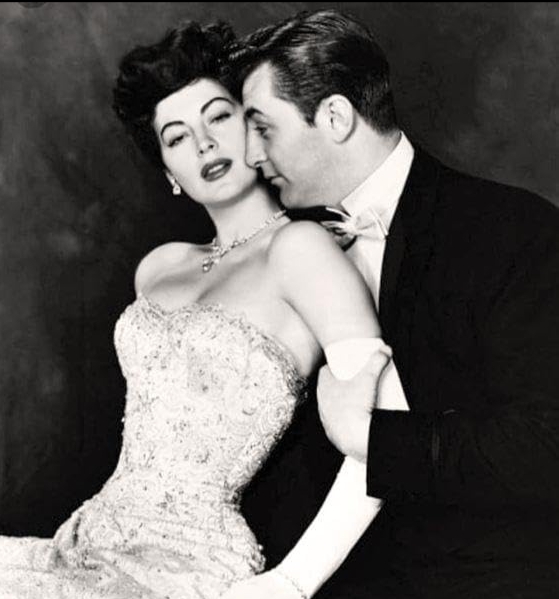 photo-Ava Gardner 1951