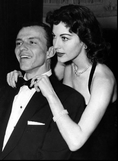 photo-Ava Gardner 1951