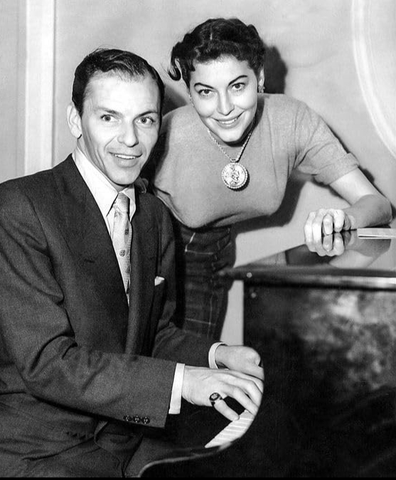 photo-Ava Gardner 1951