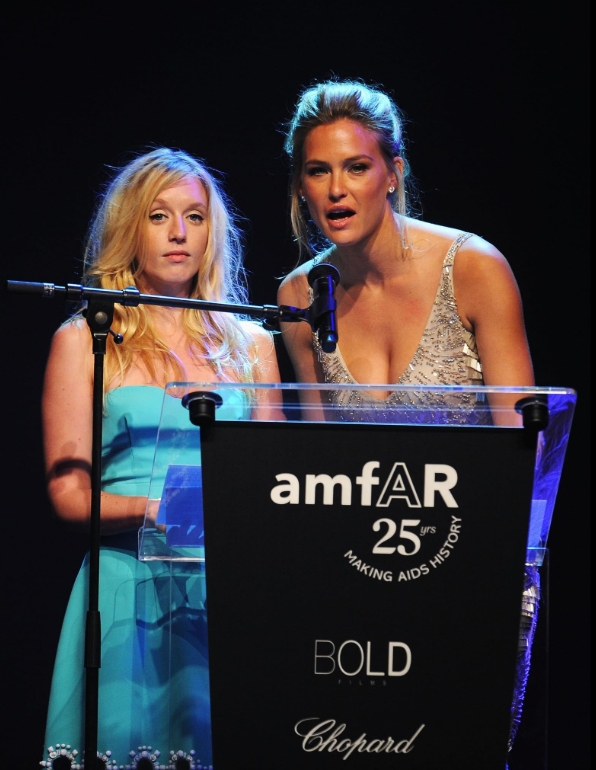 photo-Bar Refaeli 2011