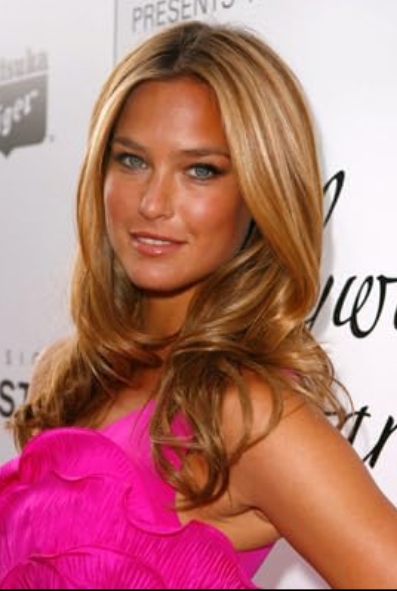 photo-Bar Refaeli 2009