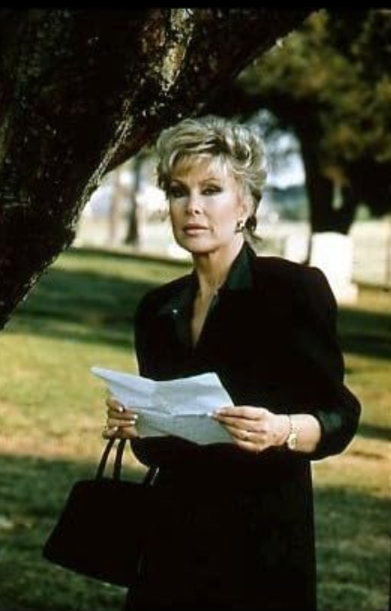 photo-Barbara Eden 1989