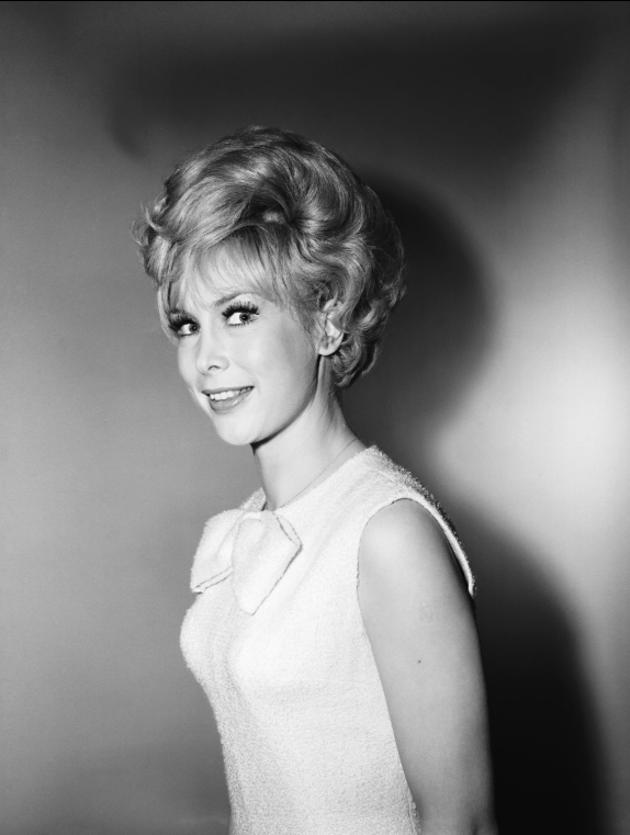 photo-Barbara Eden 1965