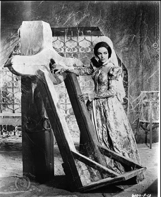 photo-Barbara Steele 1961