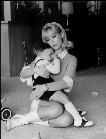 photo-Barbara Eden 1966