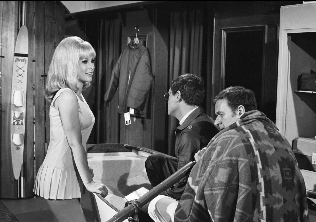 photo-Barbara Eden 1965