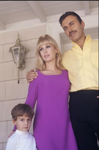 photo-Barbara Eden 1978