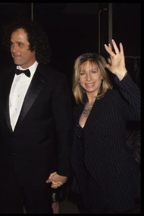 photo-Barbra Streisand 1990