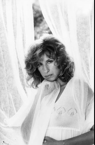 photo-Barbra Streisand 1986
