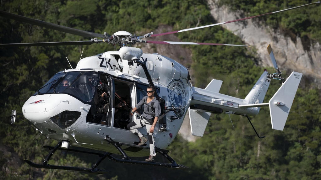 photo-Bear Grylls 2020