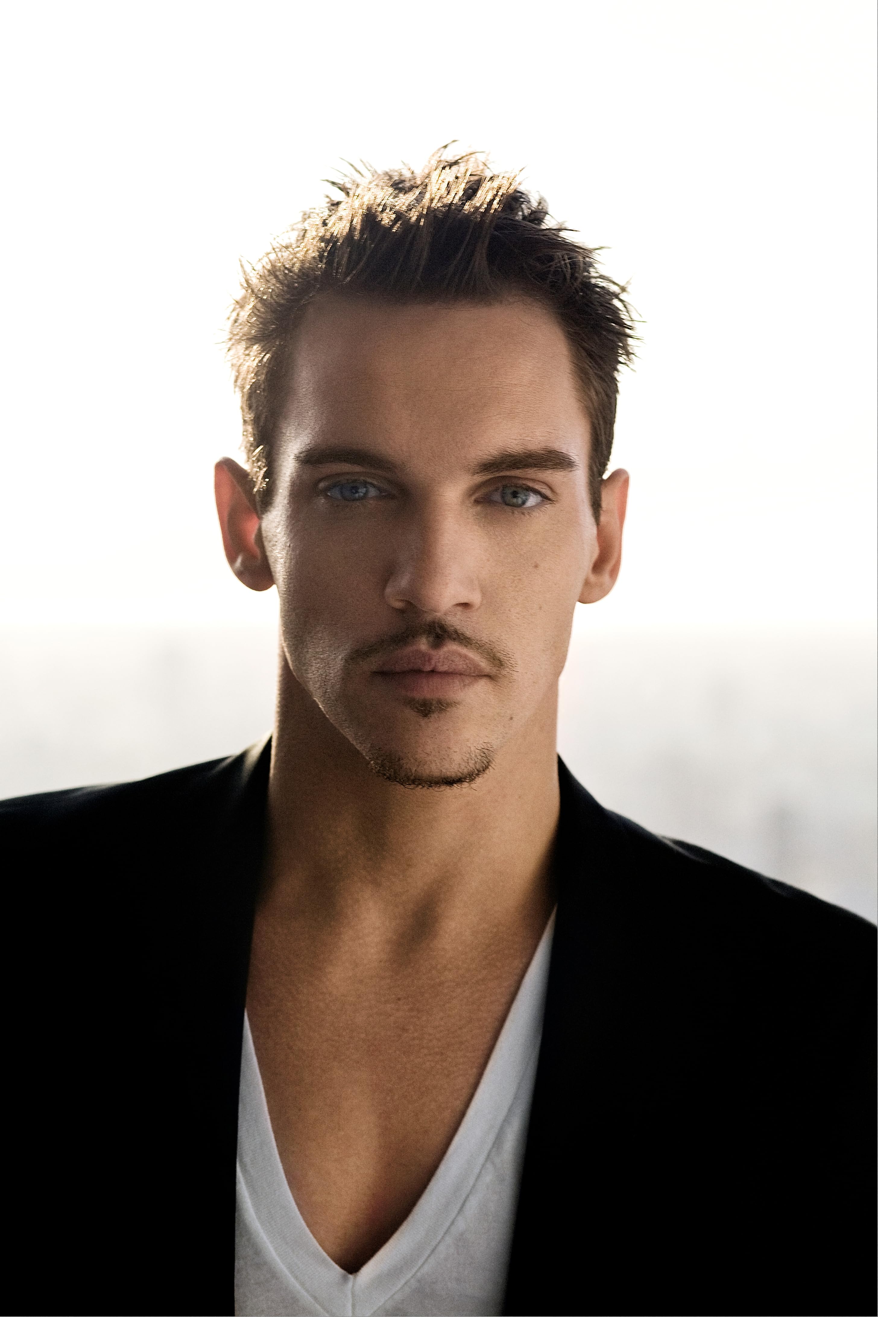 photo-Jonathan Rhys Meyers 2020