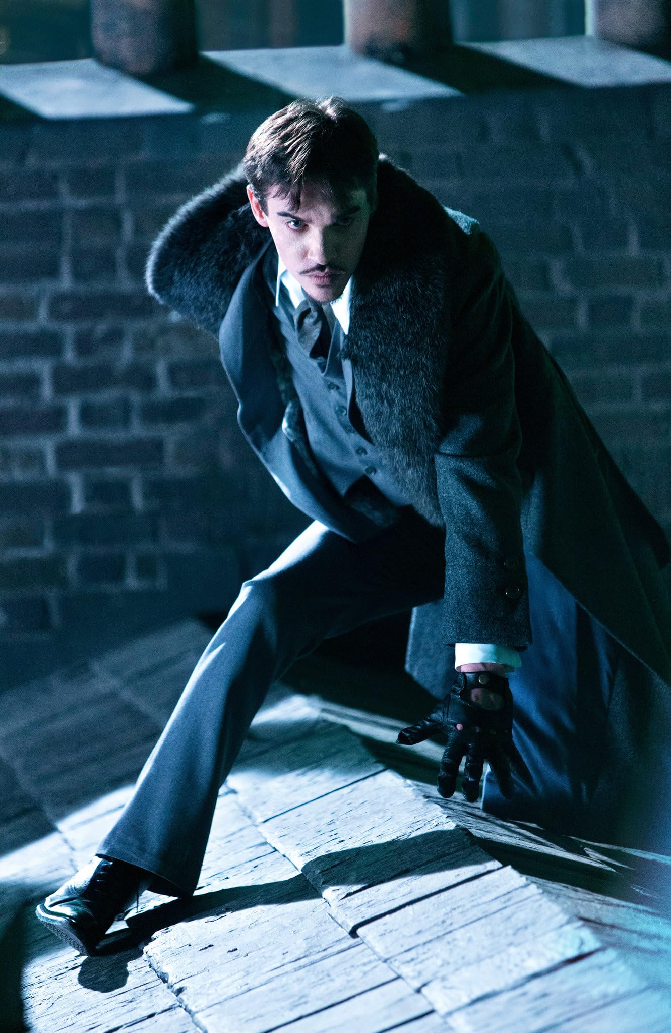 photo-Jonathan Rhys Meyers 2013