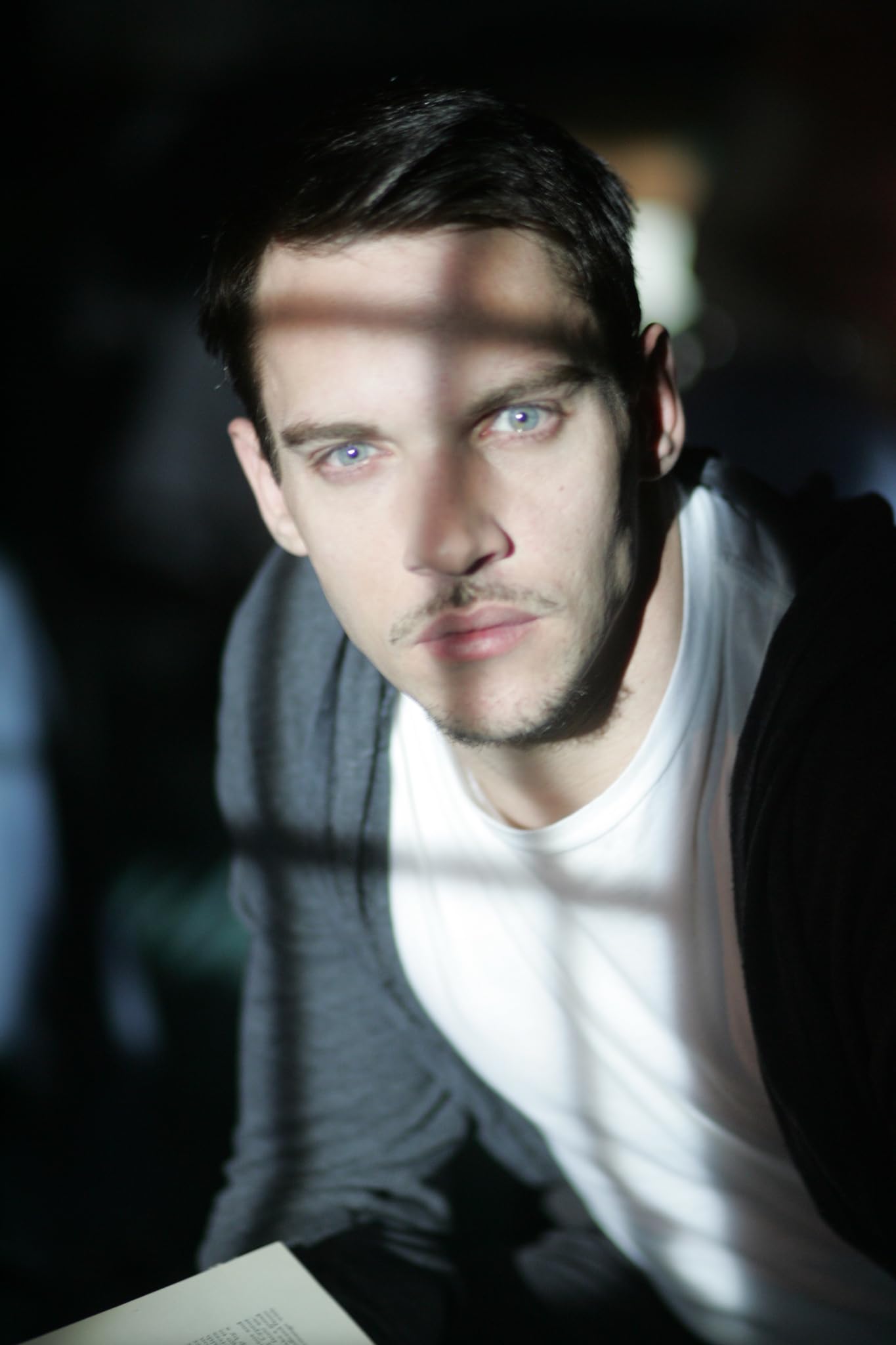 photo-Jonathan Rhys Meyers 2010