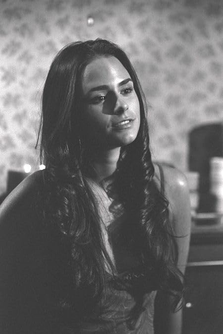 photo-Jordana Brewster 2001