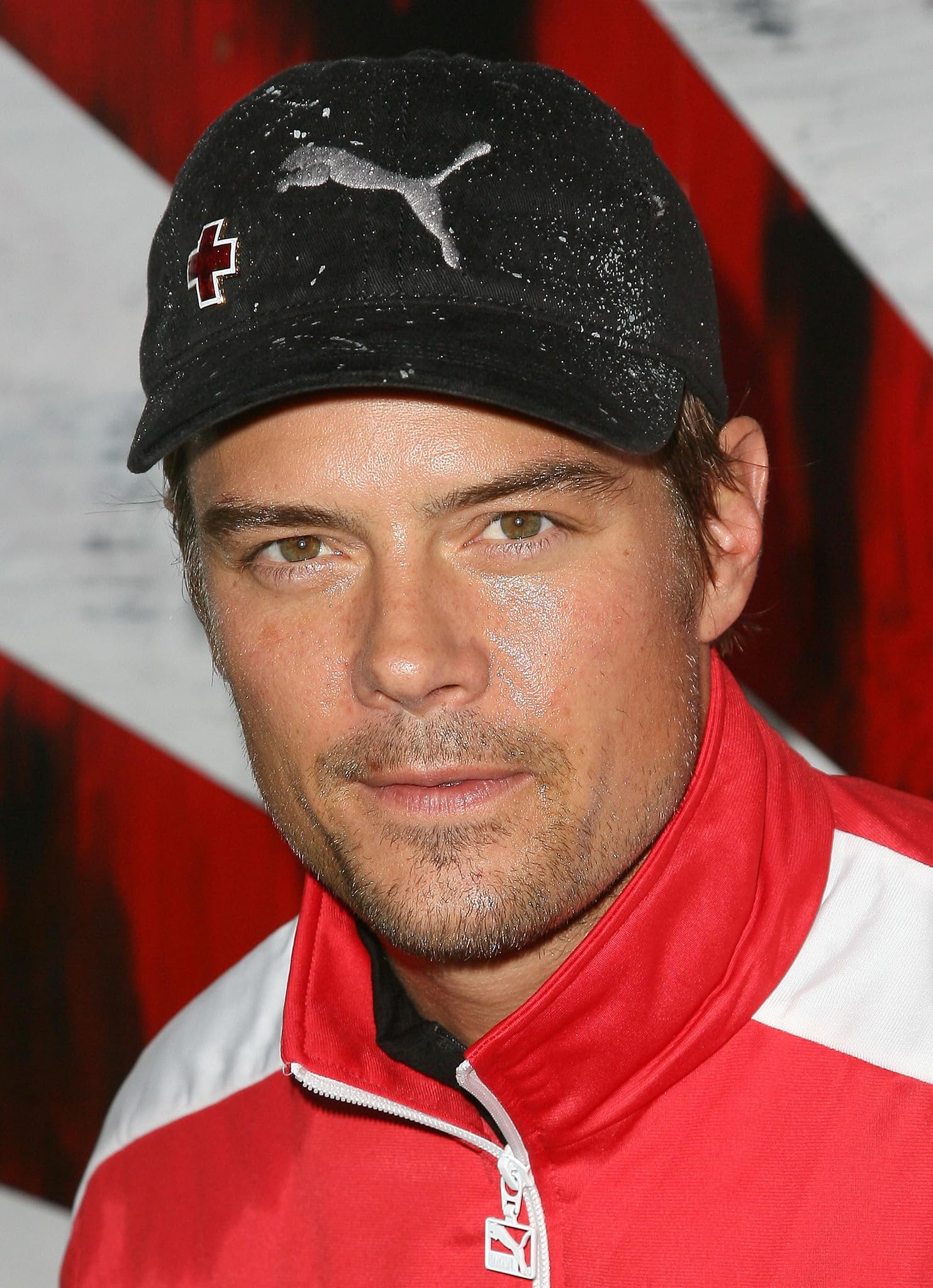 photo-Josh Duhamel 2011