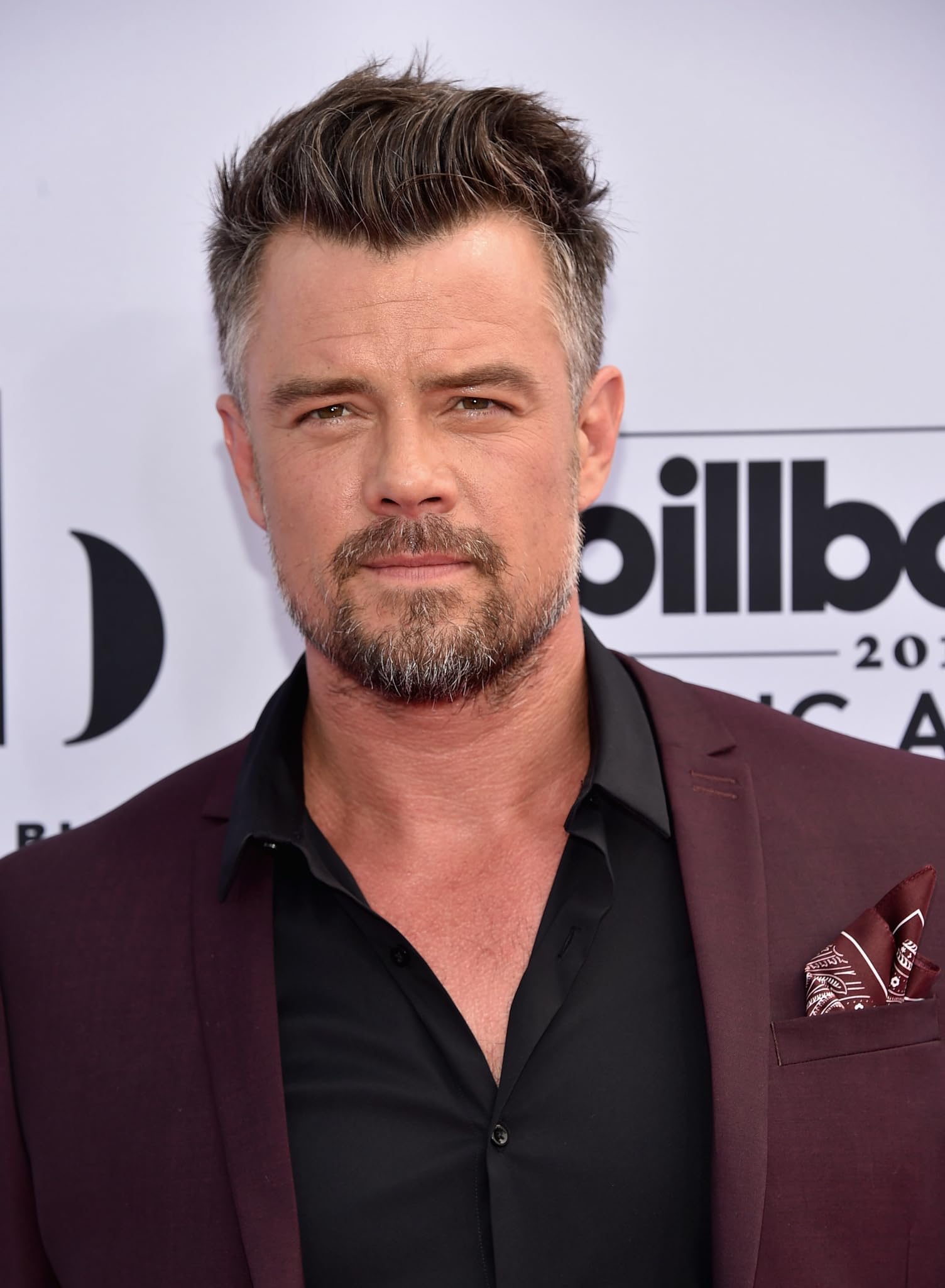 photo-Josh Duhamel 2017