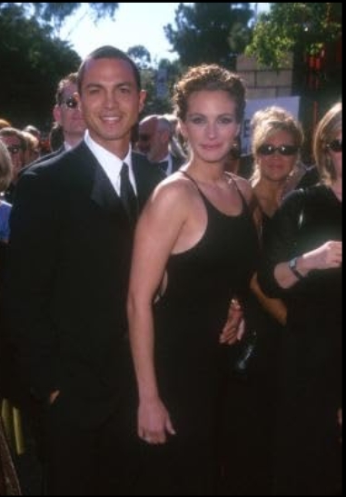 photo-Benjamin Bratt 2000