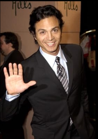 photo-Benjamin Bratt 2004