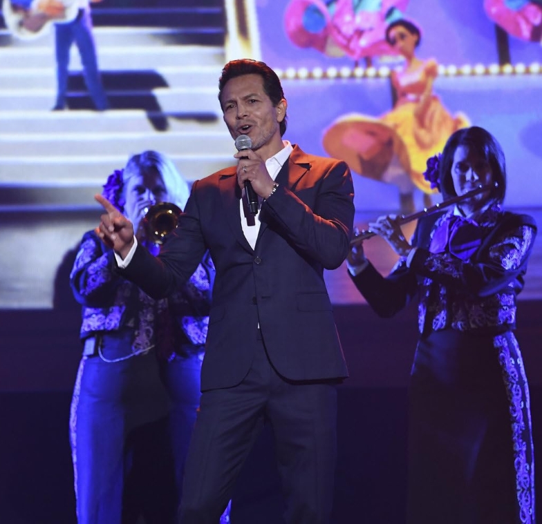 photo-Benjamin Bratt 2017