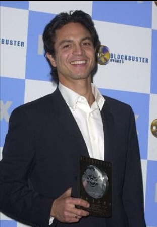 photo-Benjamin Bratt 2004