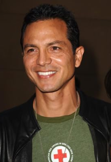 photo-Benjamin Bratt 2005