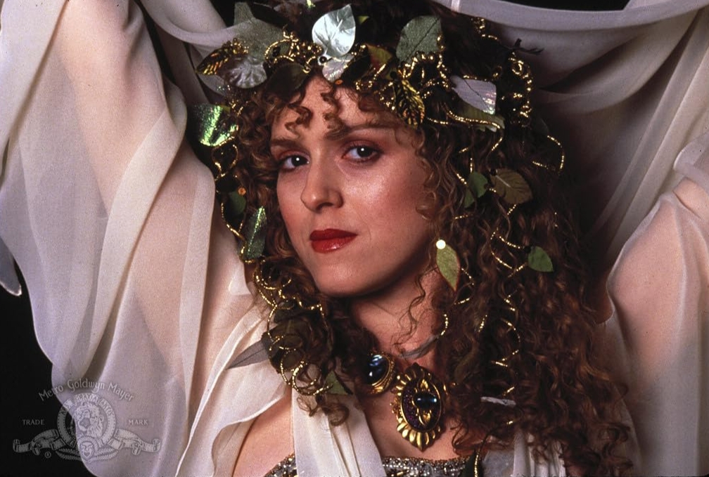 photo-Bernadette Peters 1990