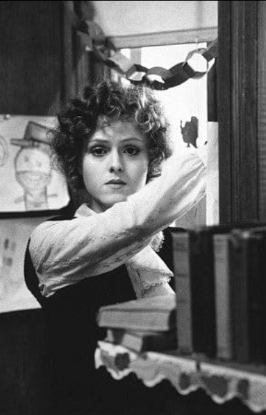photo-Bernadette Peters 1982
