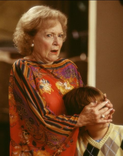 photo-Betty White 2003