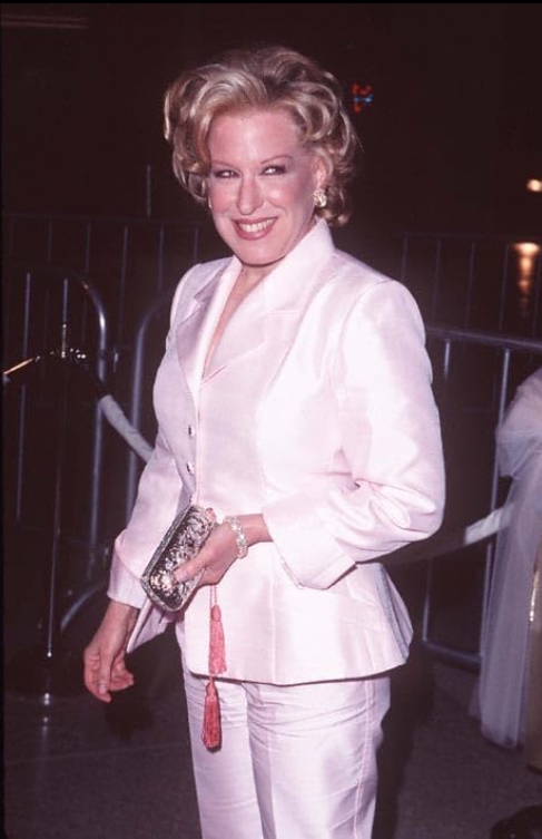photo-Bette Midler 1997