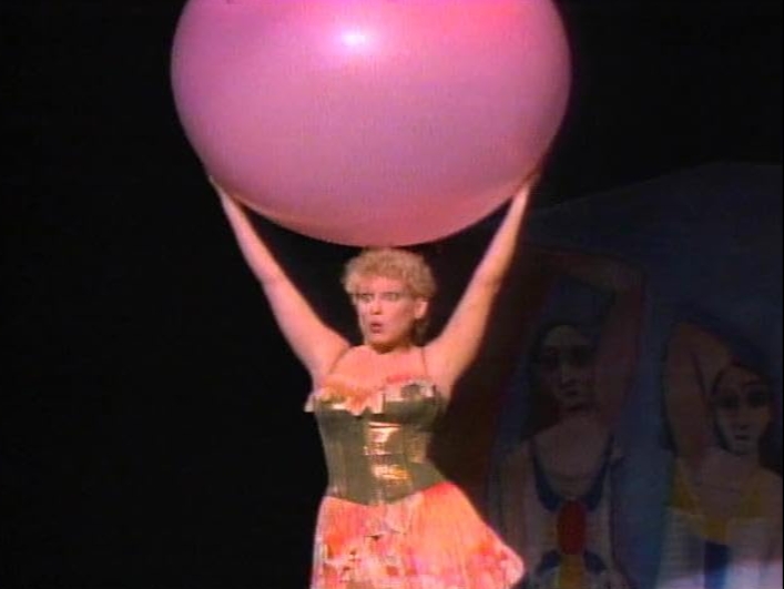 photo-Bette Midler 1984