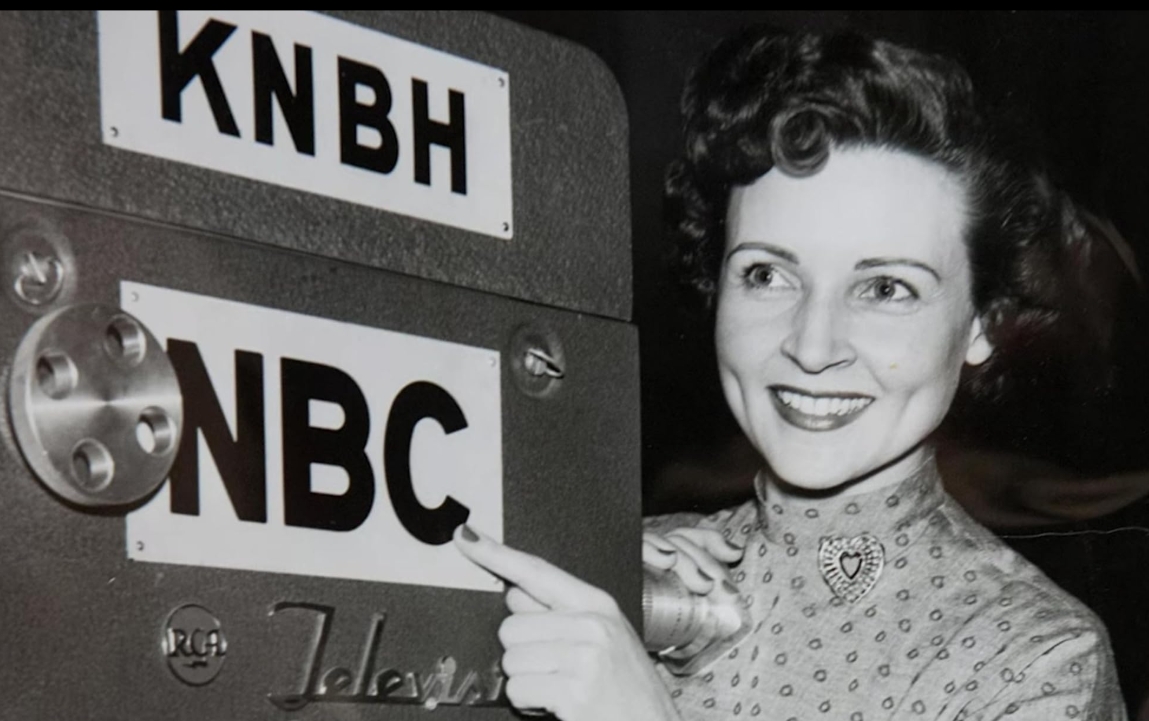 photo-Betty White 1952