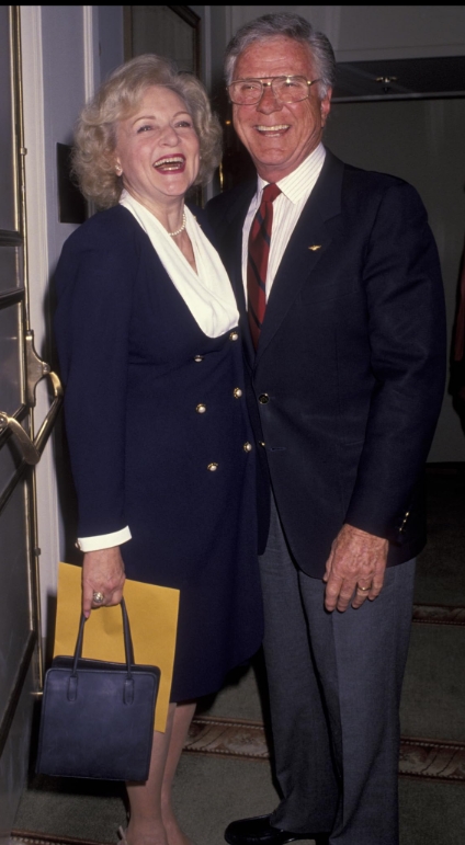 photo-Betty White 1992