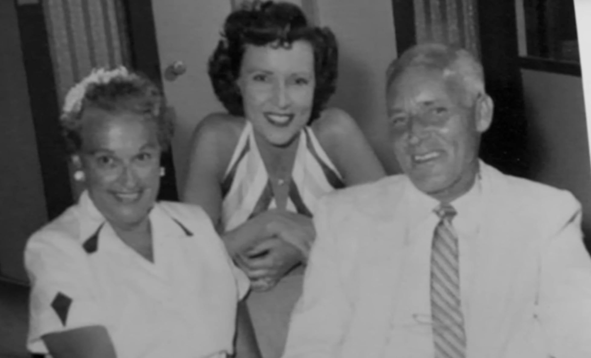 photo-Betty White 1952