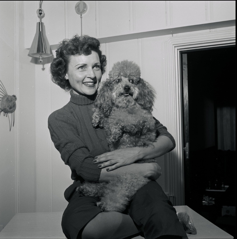photo-Betty White 1957
